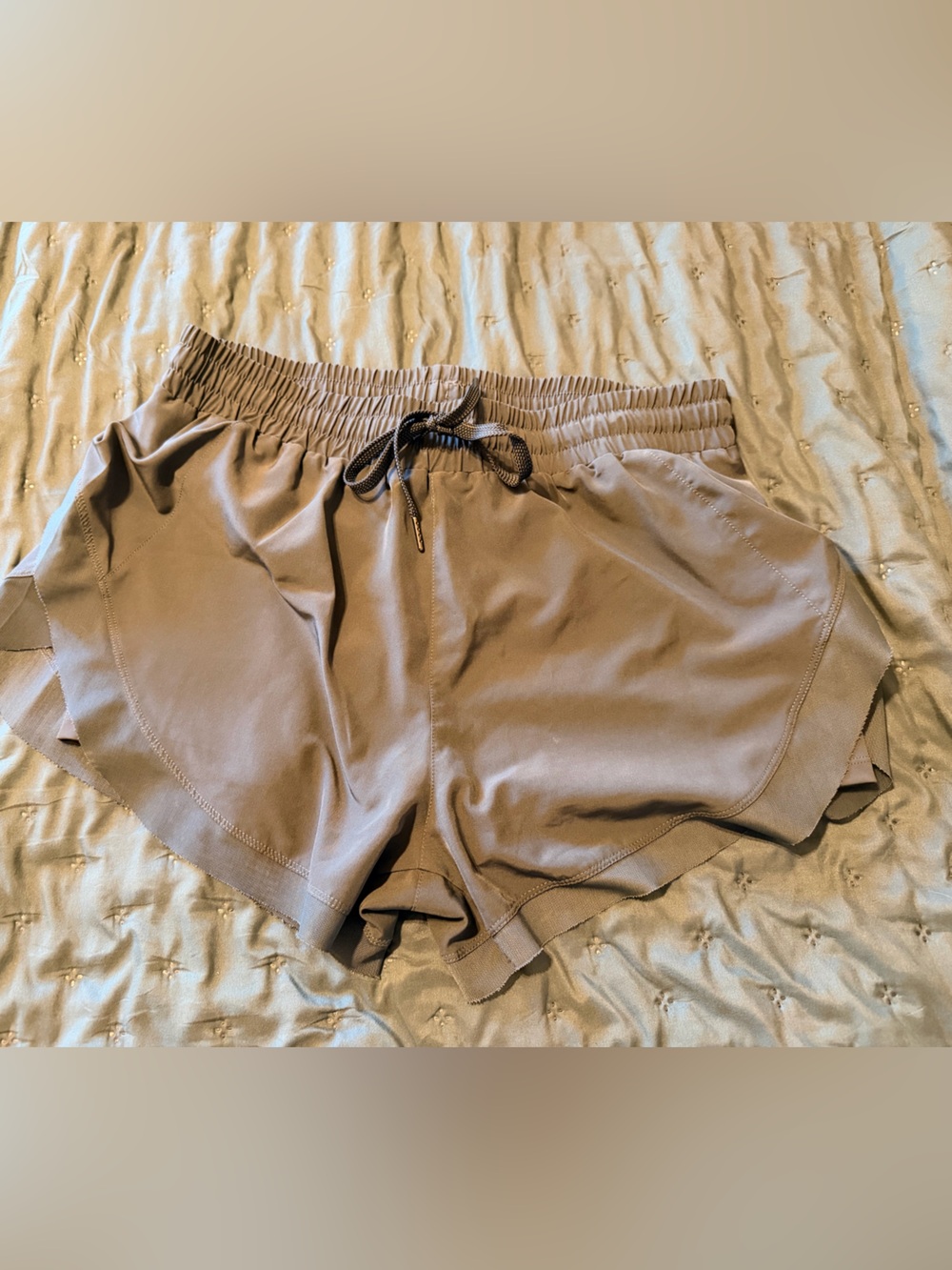 HALARA Women's Athletic Shorts in Taupe with Drawstring